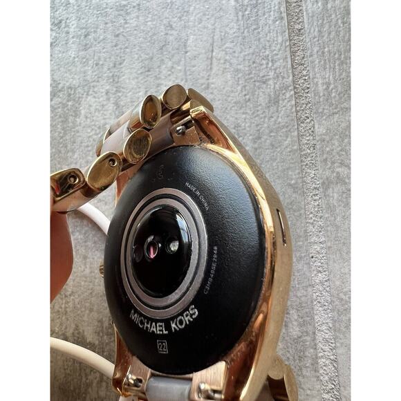 Michael Kors Generation 5 Bradshaw Rose Gold-Tone and Acetate Smartwatch Watch - Picture 5 of 10